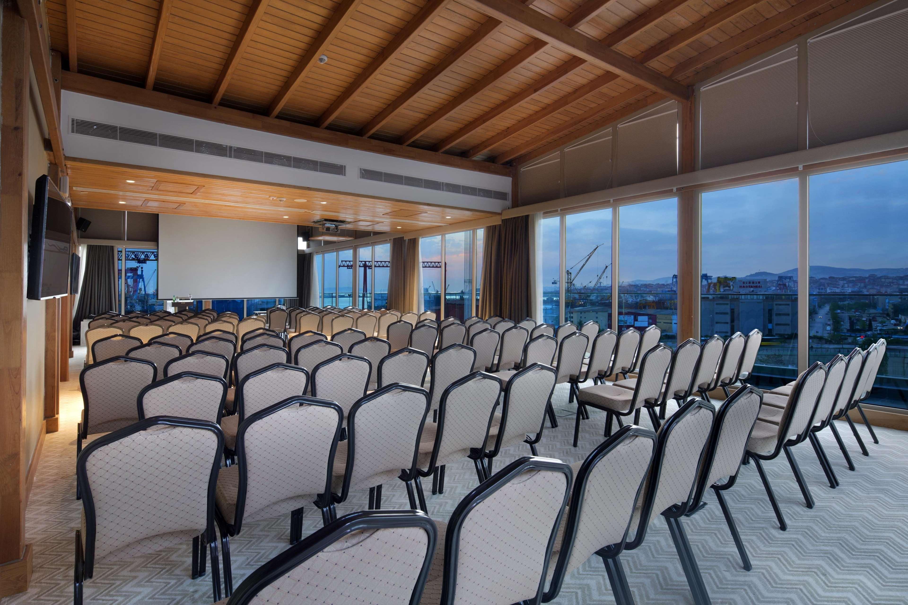 Doubletree By Hilton Hotel Istanbul - Tuzla Eksteriør billede