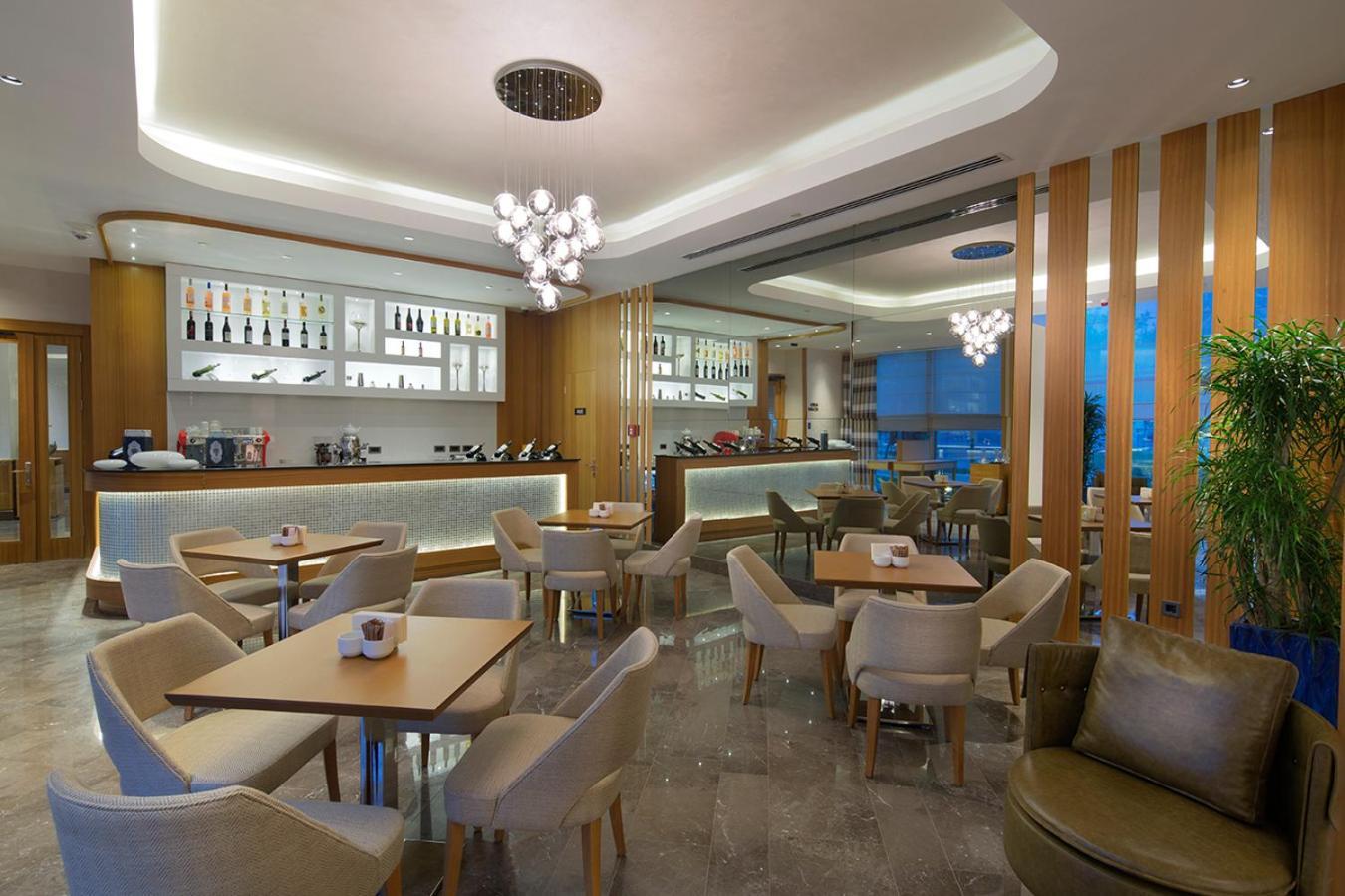 Doubletree By Hilton Hotel Istanbul - Tuzla Eksteriør billede
